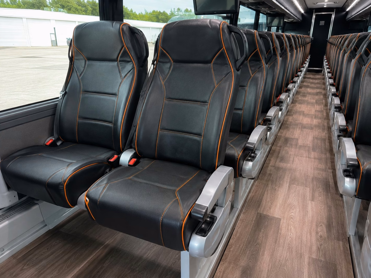 shuttle buses between hotels and your tempe wedding venue